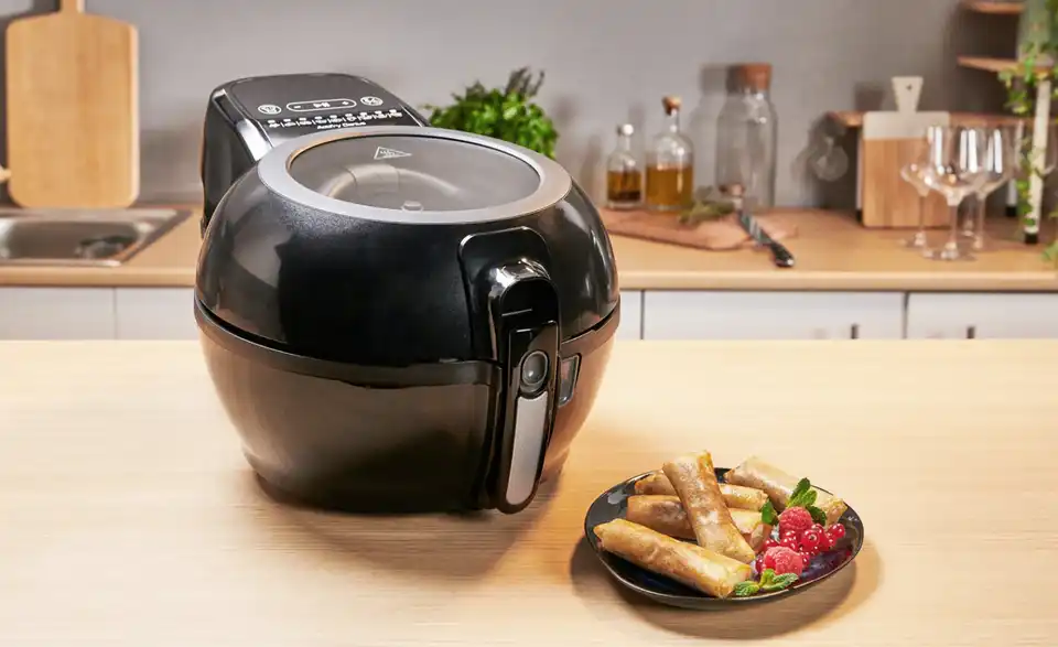 Tefal Heißluft-Fritteuse FZ7738, in Wohnsituation