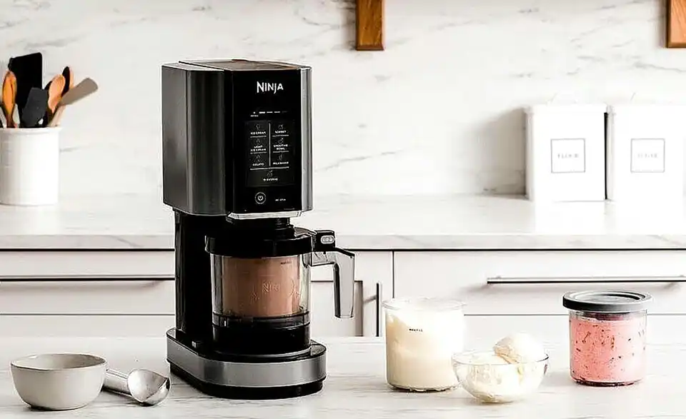 Ninja Eismaschine NC302EU, in Wohnsituation