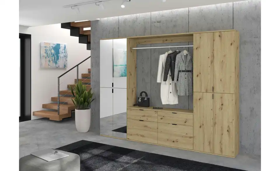 Garderobenschrank, in Wohnsituation