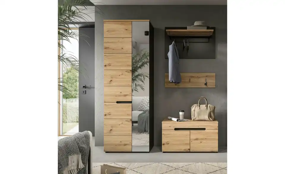 Garderobenkombination, in Wohnsituation