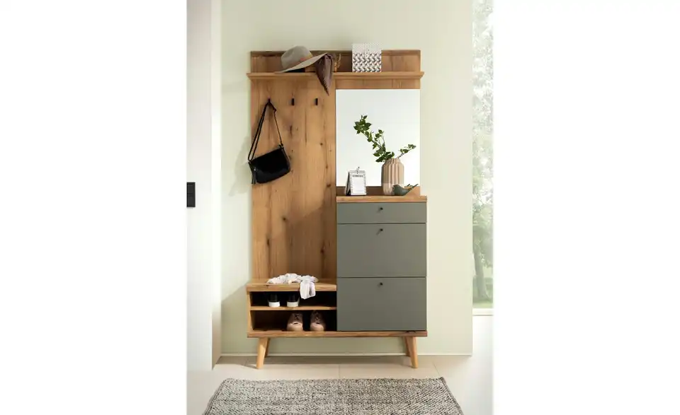 Garderobe, in Wohnsituation
