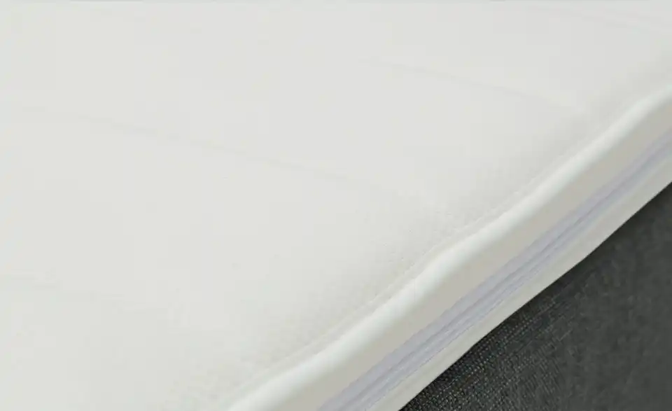 Boxspringbett mit Bettkasten und Topper, Detailansicht