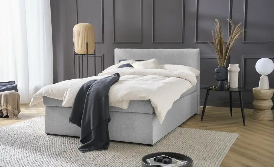 Boxspringbett mit Matratze und Topper, H3, in Wohnsituation