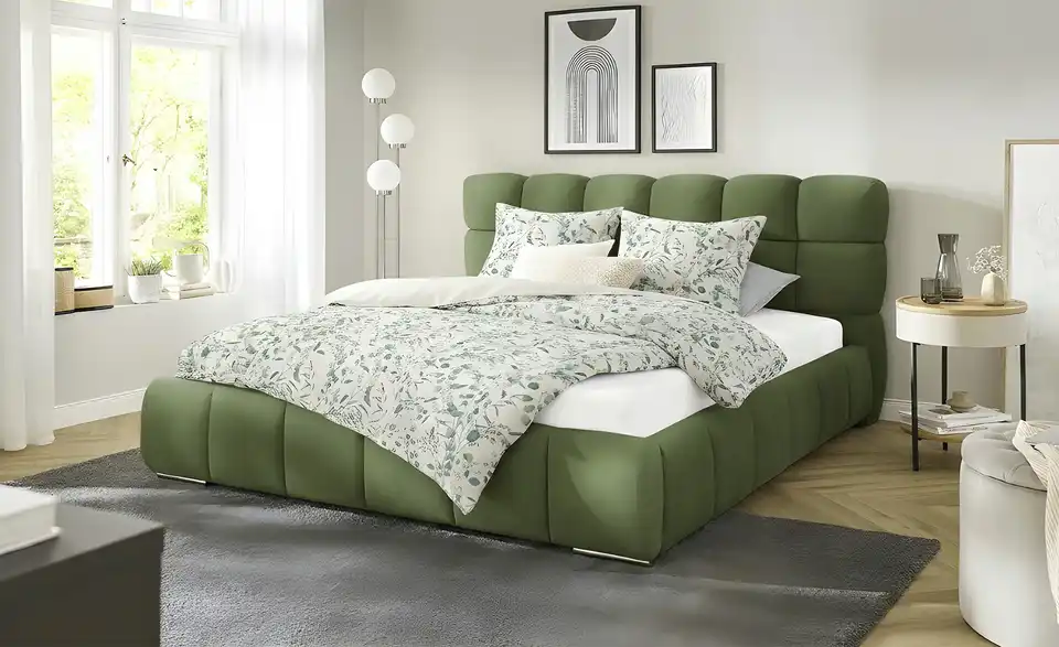 Polsterbett mit Bettkasten, in Wohnsituation