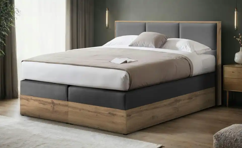 Boxspringbett mit Bettkasten, in Wohnsituation