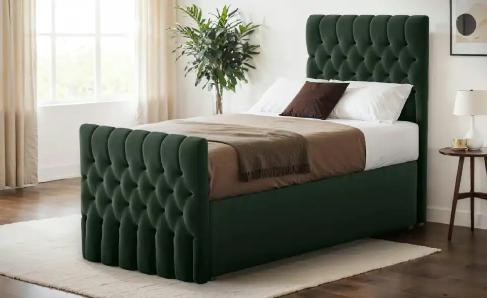 Boxbett mit Bettkasten und Fußteil, in Wohnsituation