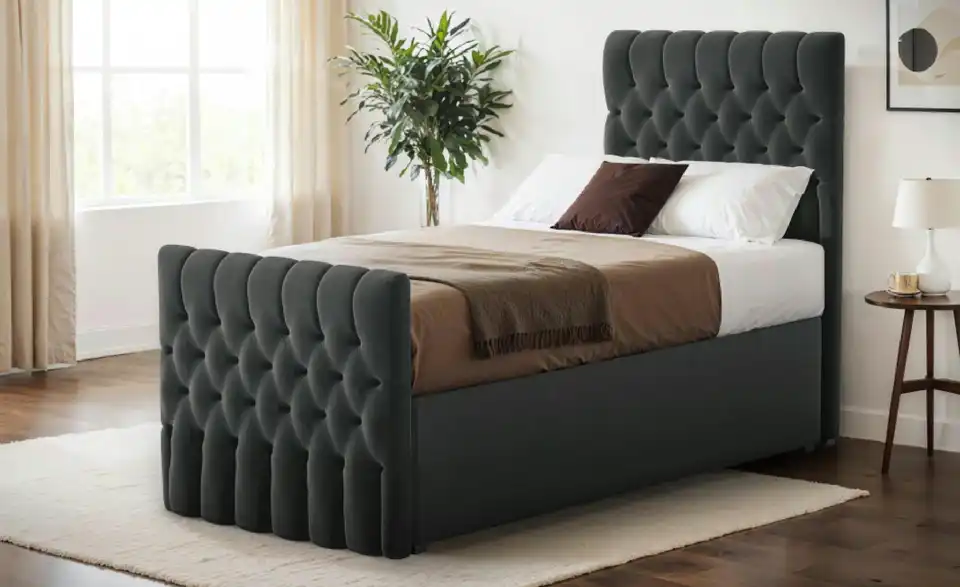 Boxbett mit Bettkasten und Fußteil, in Wohnsituation