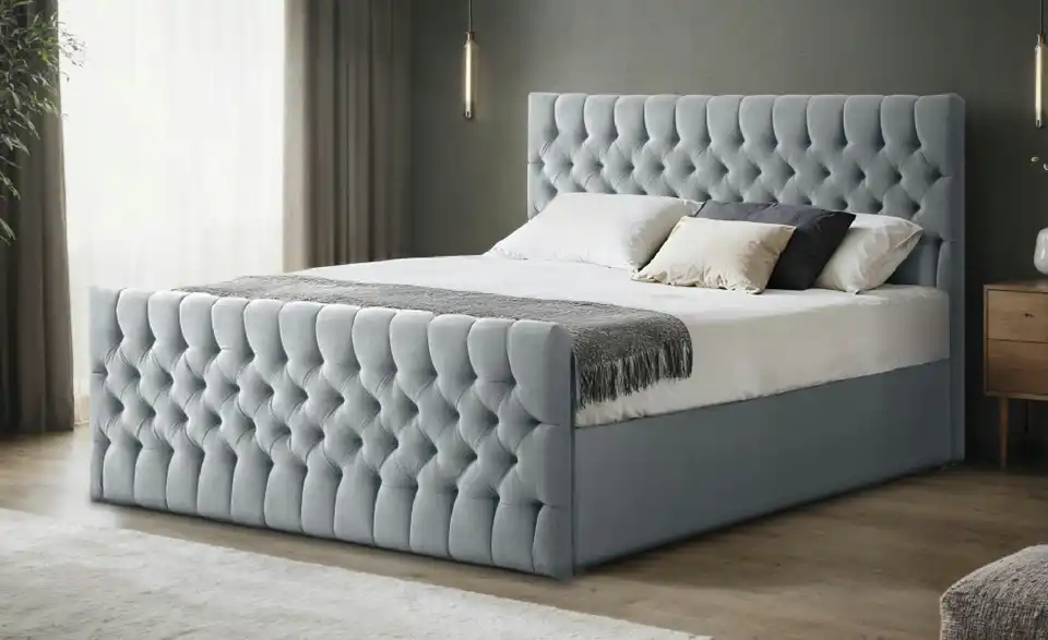 Boxbett mit Bettkasten und Fußteil, in Wohnsituation