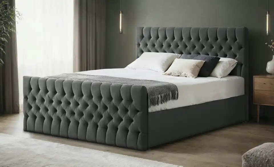 Boxbett mit Bettkasten und Fußteil, in Wohnsituation