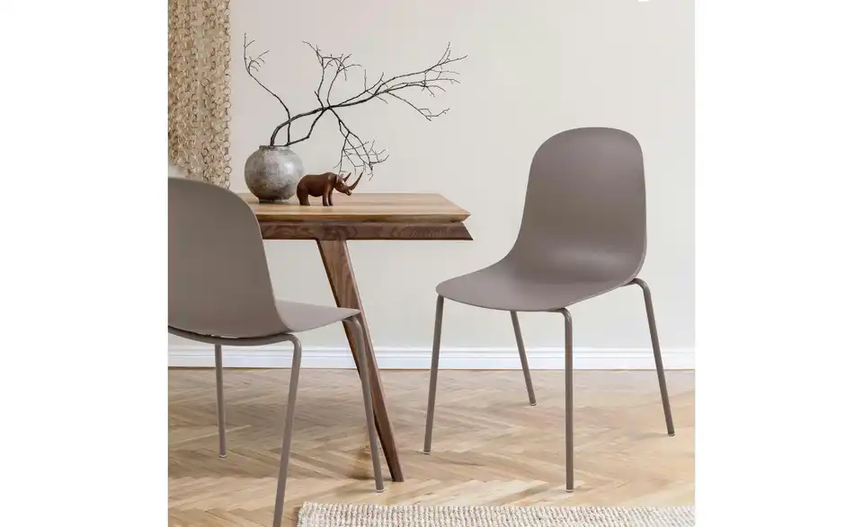 Stapelstuhl stapelbar, in Wohnsituation