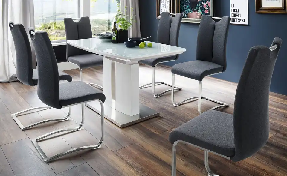 Säulentisch, in Wohnsituation