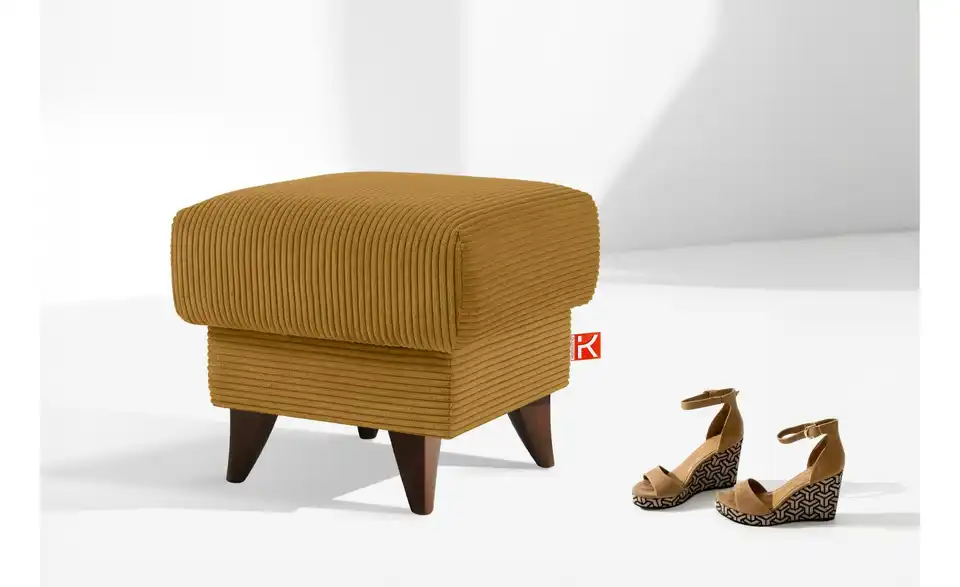 KONSIMO Hocker Gustavo II, in Wohnsituation