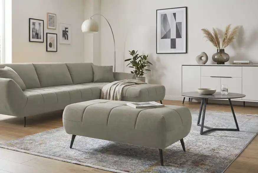 bobb Hocker Carly, in Wohnsituation