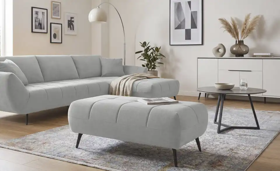 bobb Hocker Carly, in Wohnsituation
