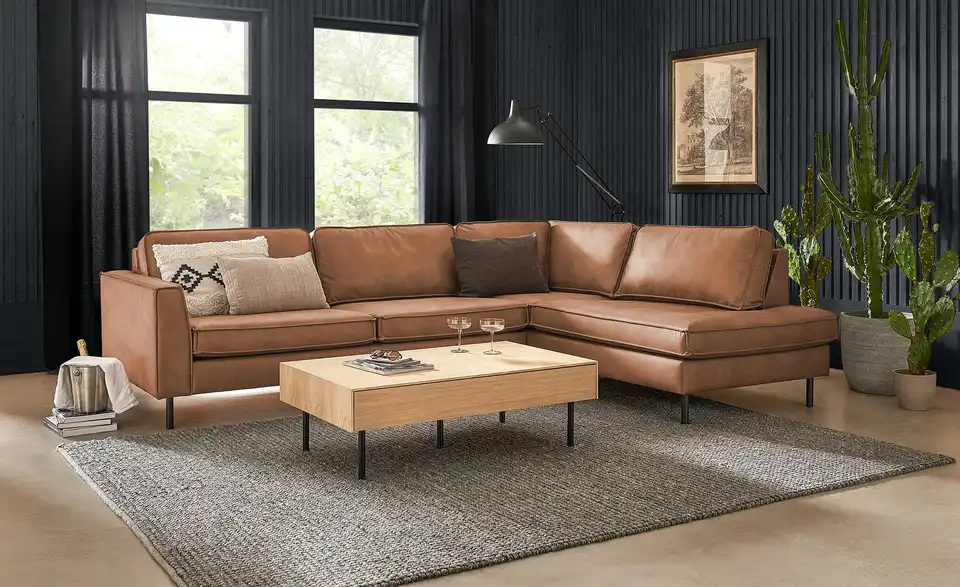 SOHO Ecksofa Skaisa aus recyceltem Leder, in Wohnsituation