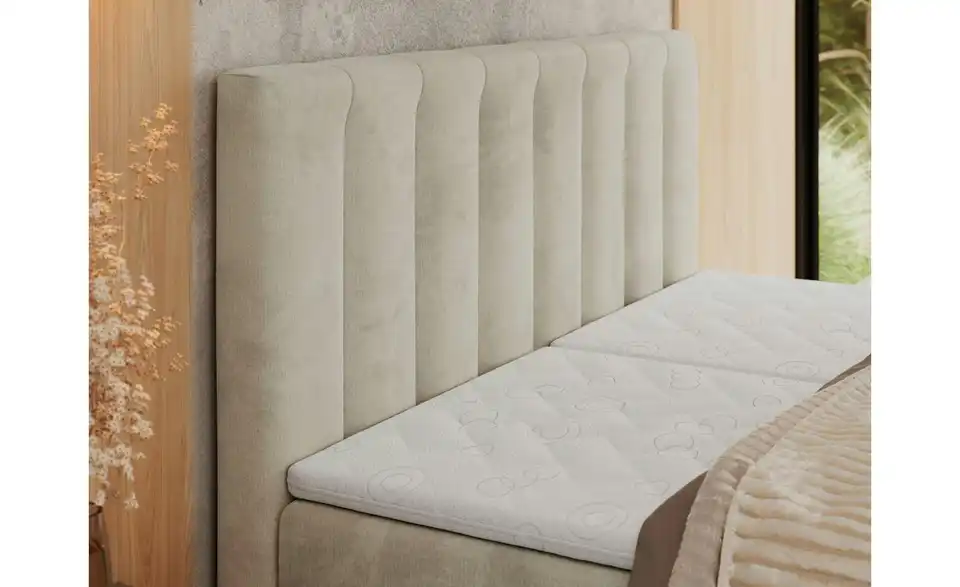 Motor Boxspringbett mit Bettkasten, in Wohnsituation