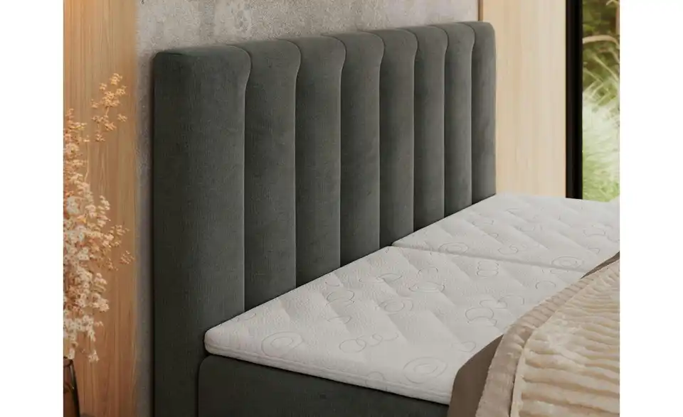 Motor Boxspringbett mit Bettkasten, in Wohnsituation