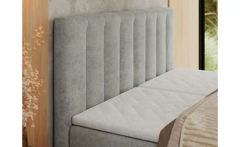 Motor Boxspringbett mit Bettkasten, in Wohnsituation