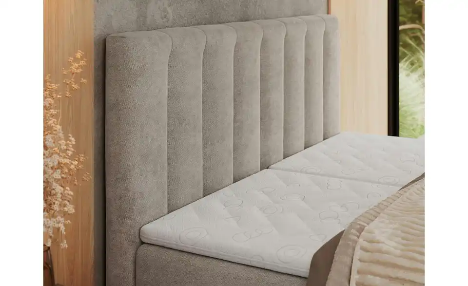 Motor Boxspringbett mit Bettkasten, in Wohnsituation