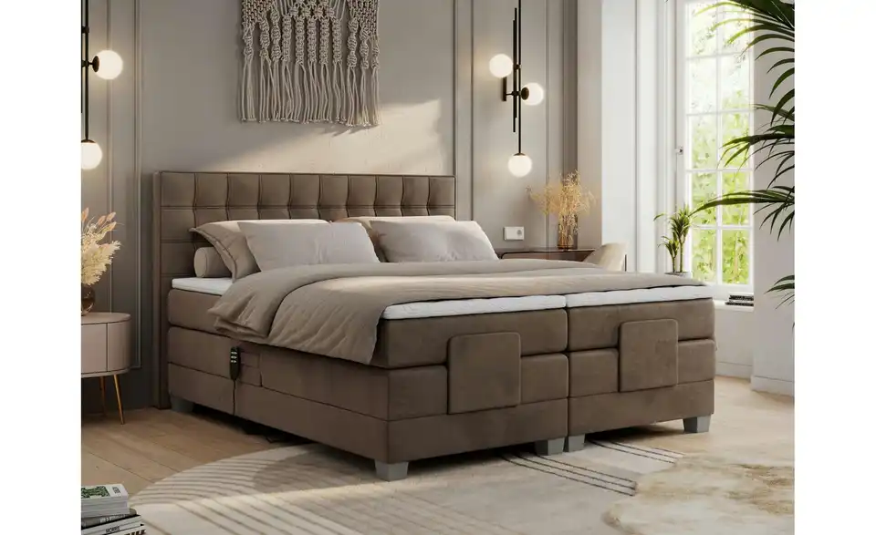 Motor Boxspringbett mit Bettkasten, in Wohnsituation
