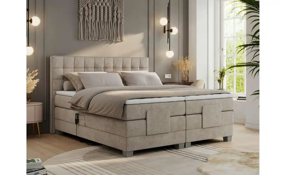 Motor Boxspringbett mit Bettkasten, in Wohnsituation