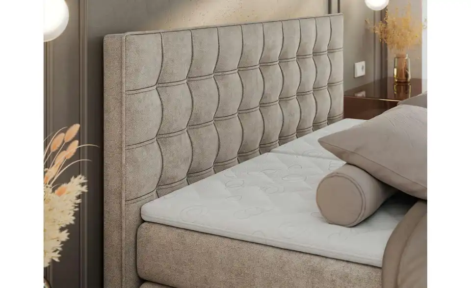 Motor Boxspringbett mit Bettkasten, in Wohnsituation