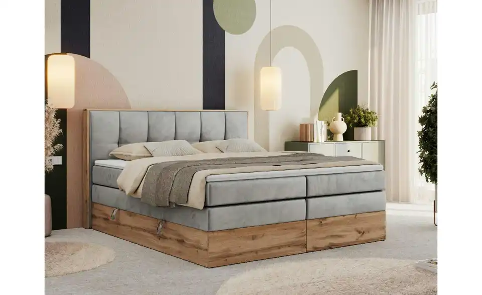 Boxspringbett mit Bettkasten, in Wohnsituation