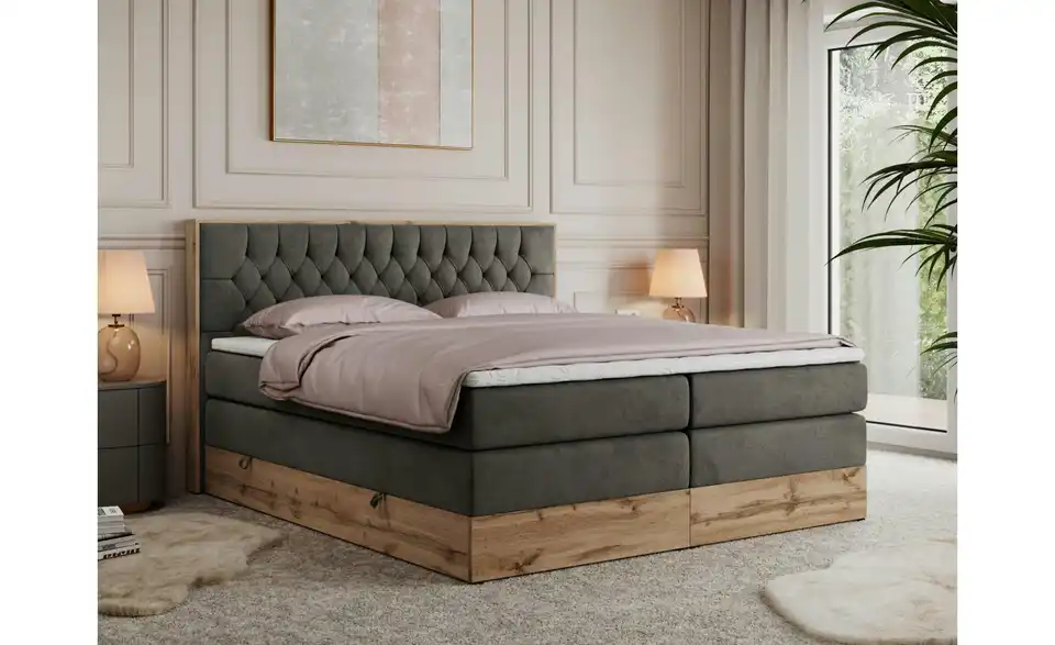 Boxspringbett mit Bettkasten, in Wohnsituation