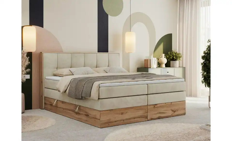 Boxspringbett mit Bettkasten, in Wohnsituation