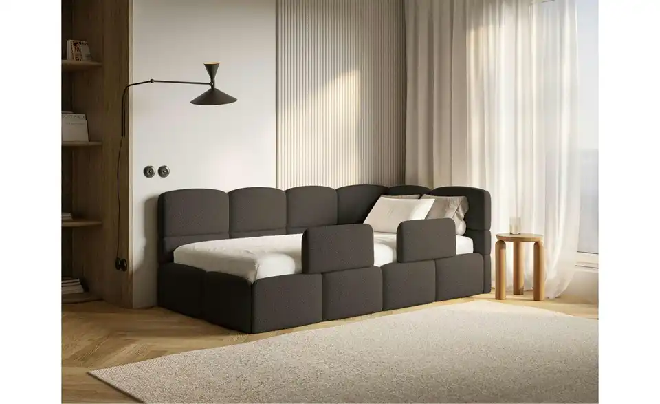 Selsey Polsterliege mit Matratze und Rausfallschutz, in Wohnsituation