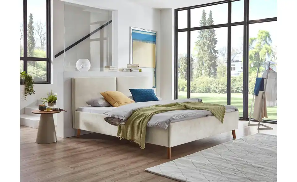Polsterbett in beige, in Wohnsituation