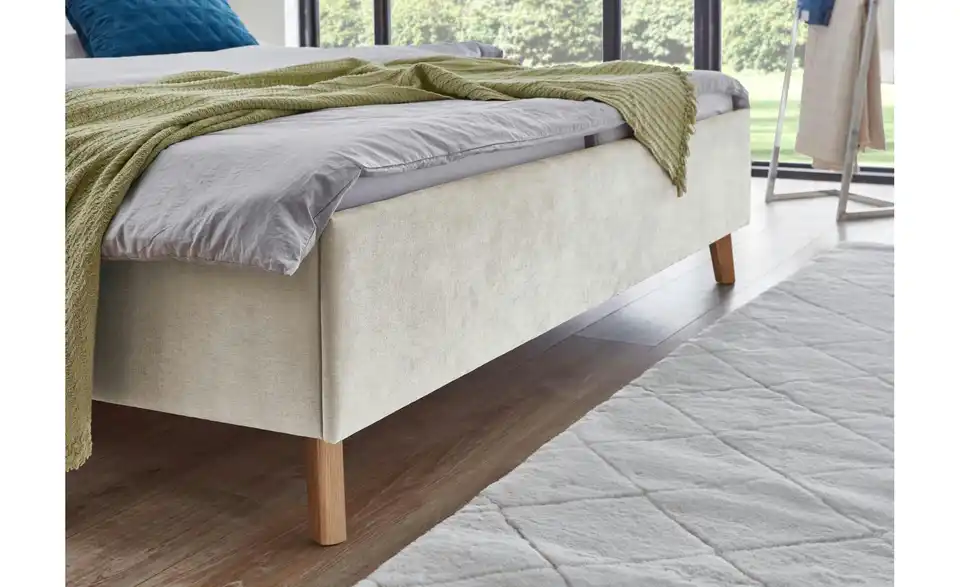 Polsterbett in beige, in Wohnsituation
