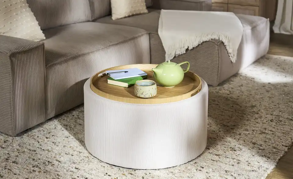 Hocker Vijana, in Wohnsituation