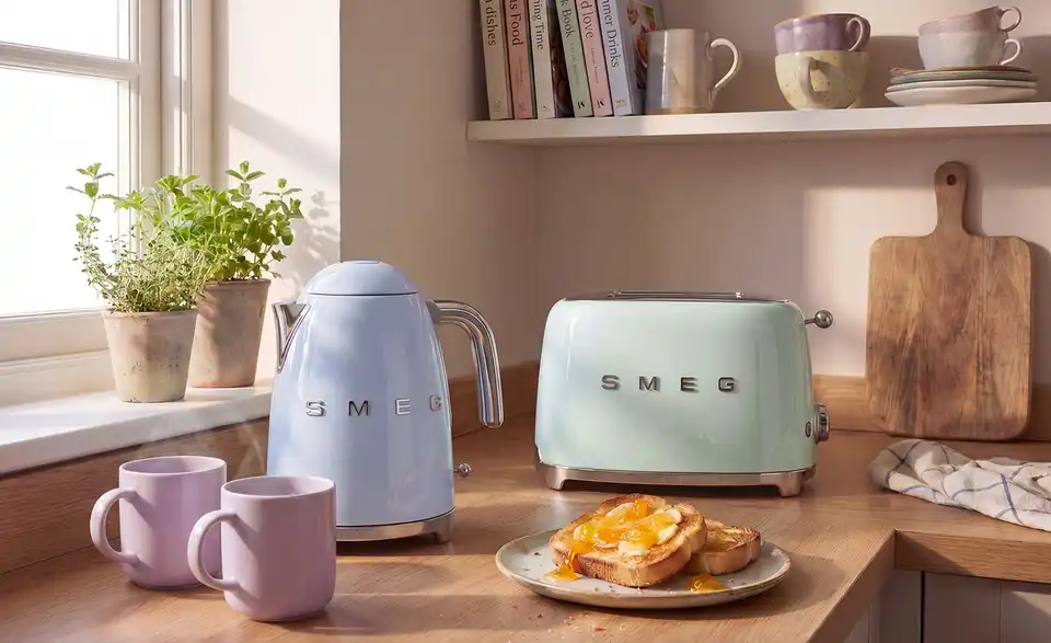 smeg Toaster TSF01PGEU, in Wohnsituation