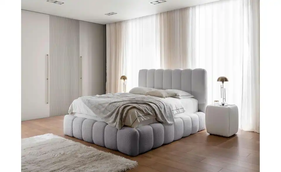 Selsey Polsterbett BK 180x200Hellgrau mit Bettkasten, in Wohnsituation