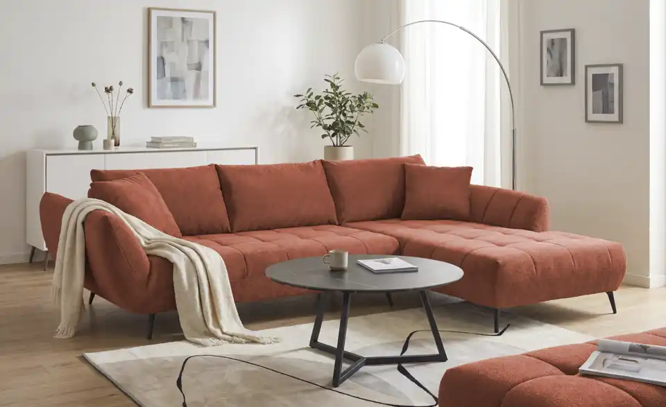 bobb Ecksofa Carly mit Sitztiefenverstellung, in Wohnsituation