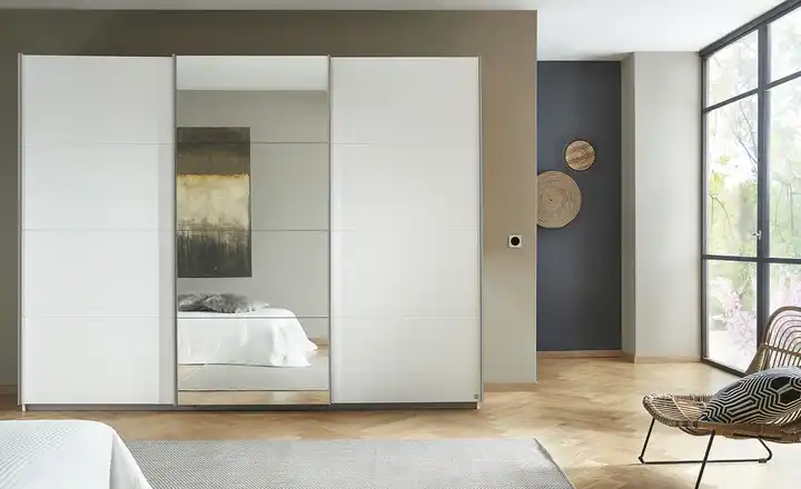 Schwebetürenschrank