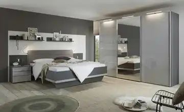 Schwebetürenschrank, 3 türig mit Spiegeltür