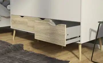 Kleiderschrank