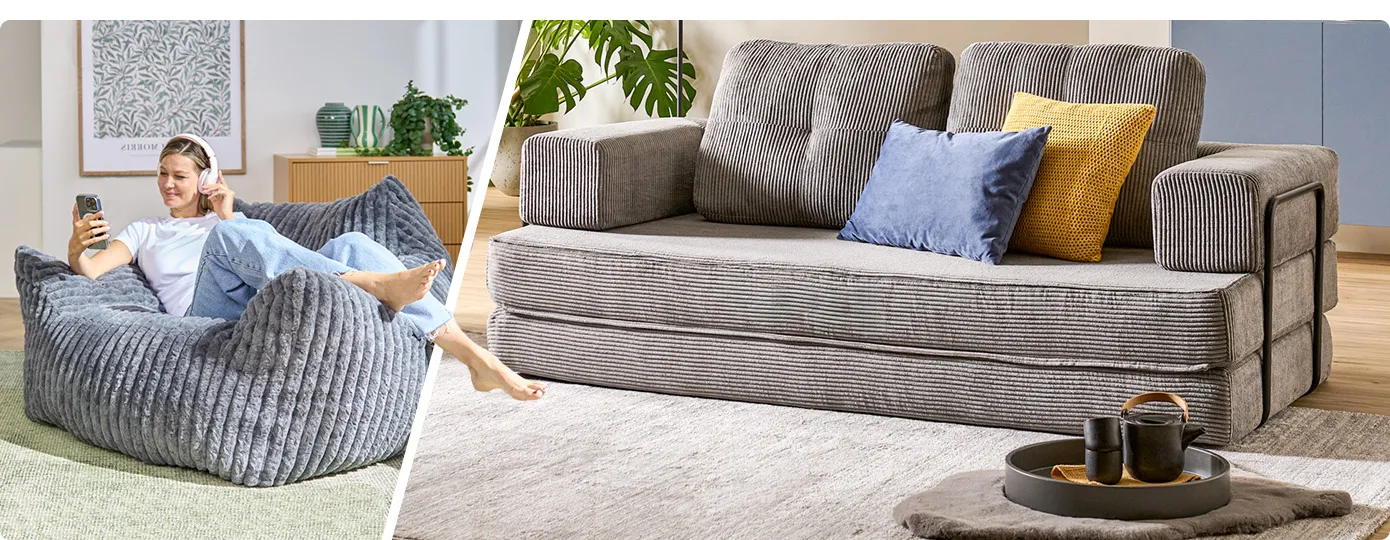 Collage aus 2 Bildern. Bild 1: Wohnzimmer mit grauem Cordsessel, Frau darauf sitzend. Bild 2: Wohnzimmer mit grauem Cordsofa, blaues und gelbes Kissen, Teppich, Fell und Deko.